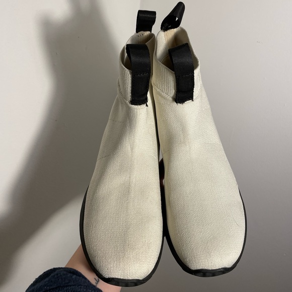 Native boots - Picture 4 of 5